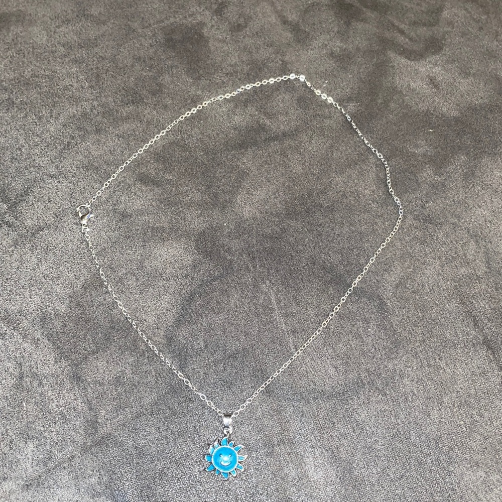Cute sun necklace ☀️